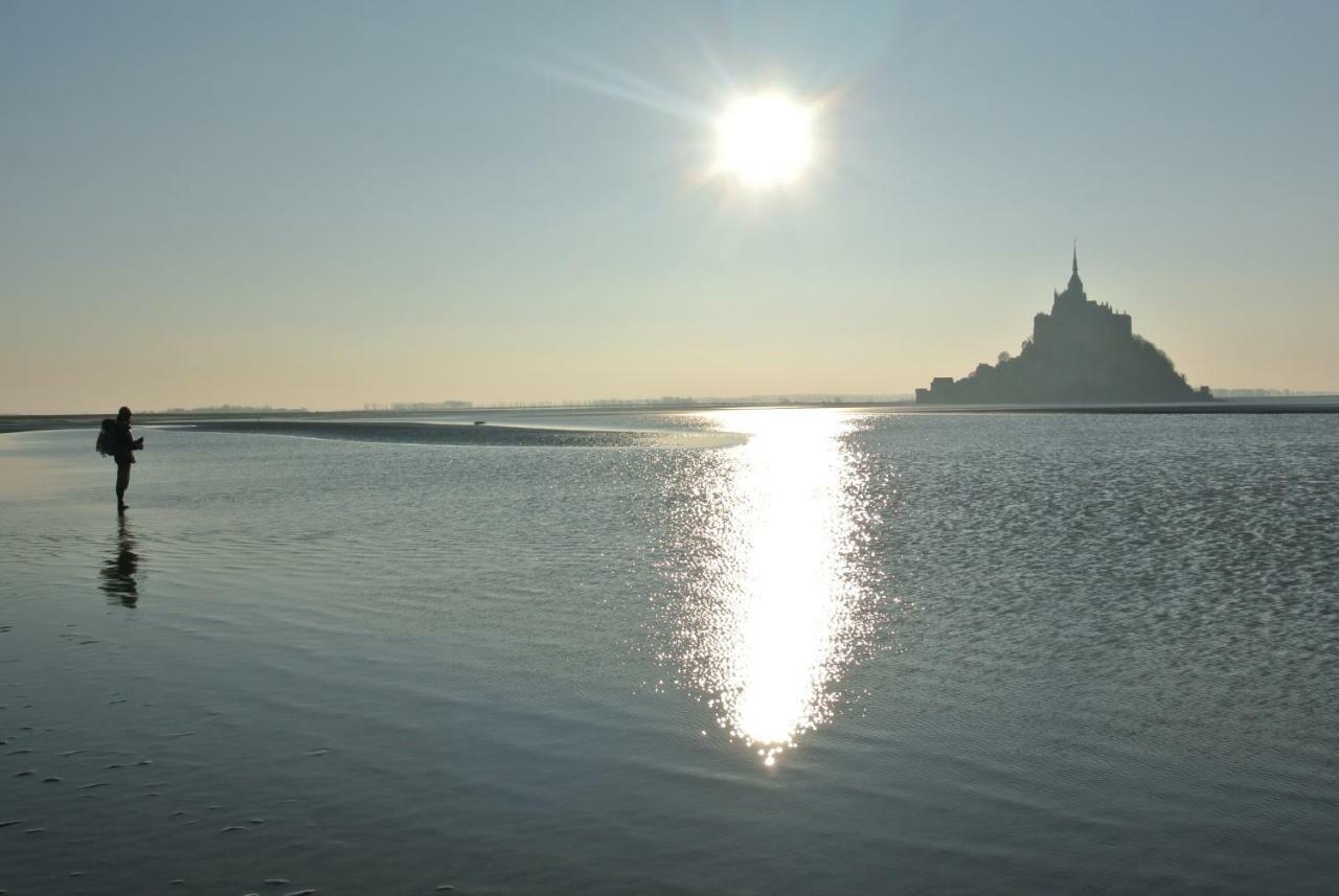 Les Madeleines Carolles Exterior foto